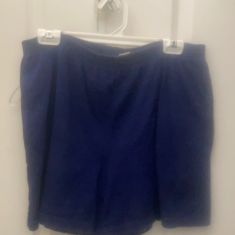 FINAL MARKDOWN Ladies Cherokee shorts large